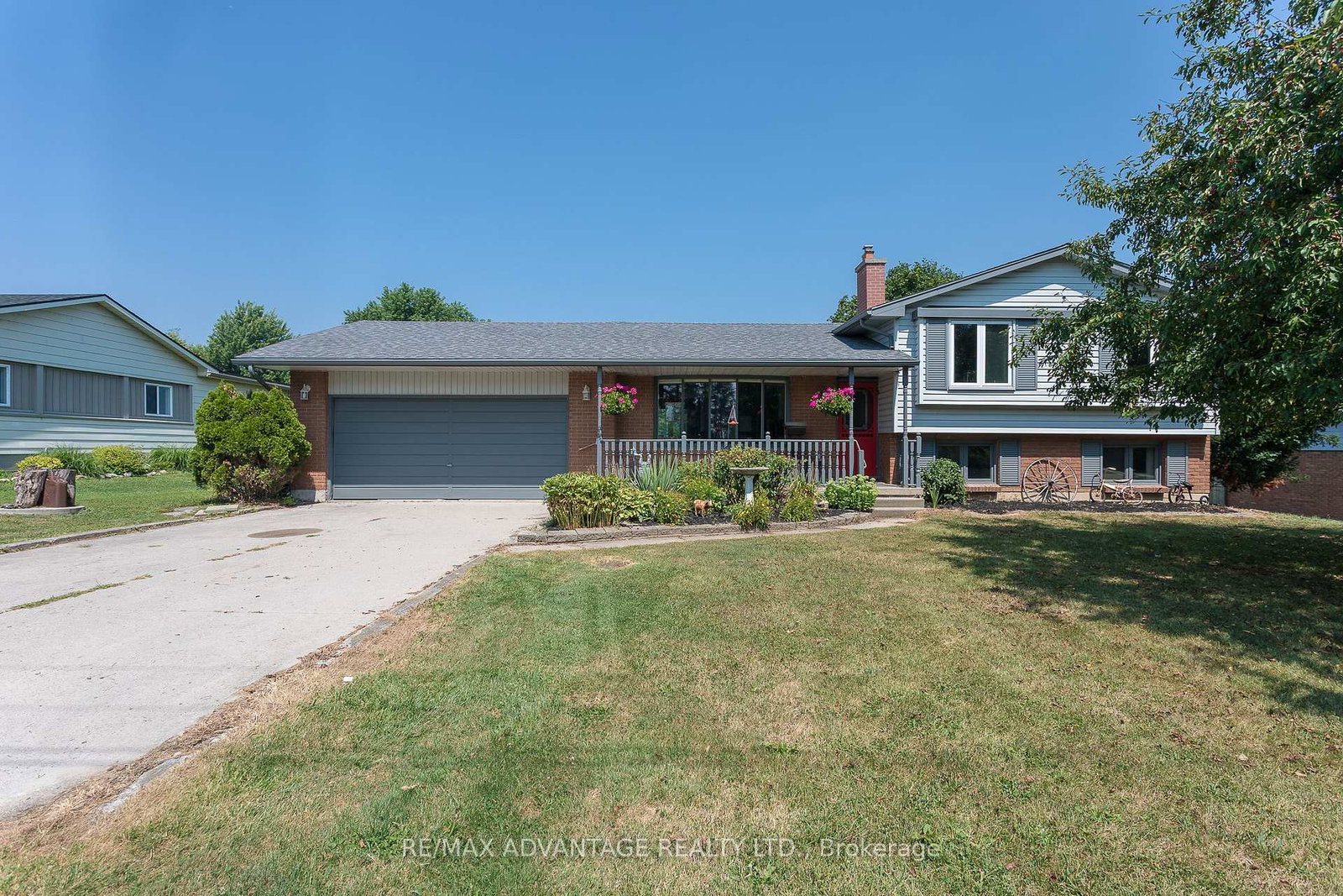 5928-st-james-drive-lucan-biddulph-ontario-x12370097