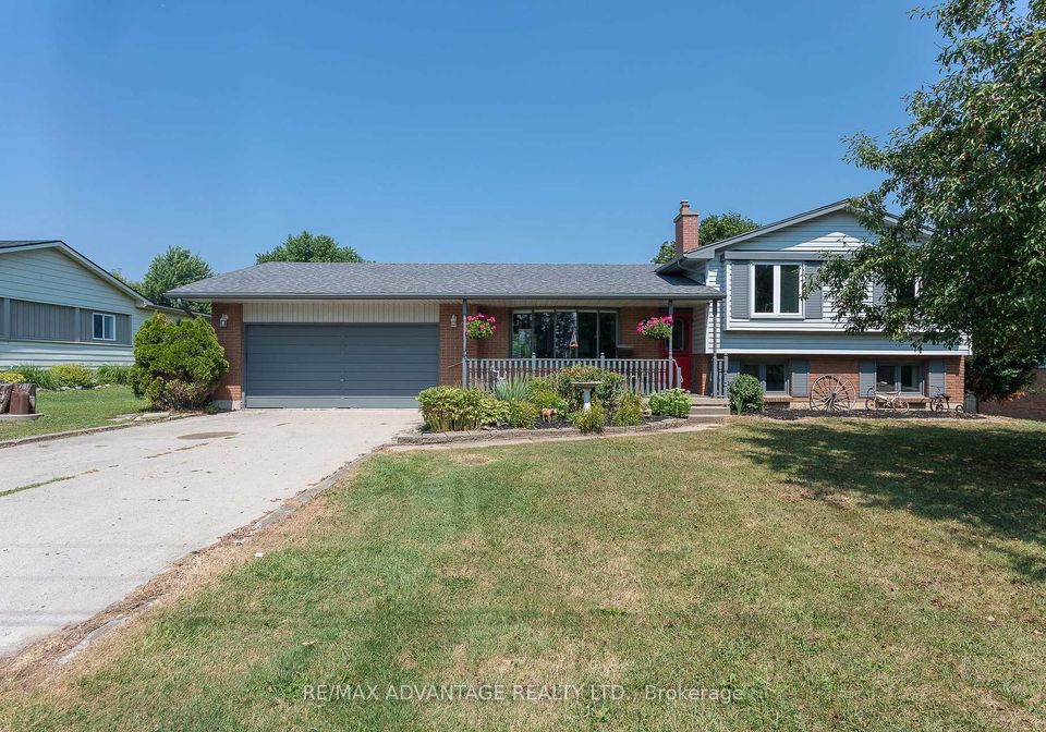 5928-st-james-drive-lucan-biddulph-ontario-x12370097