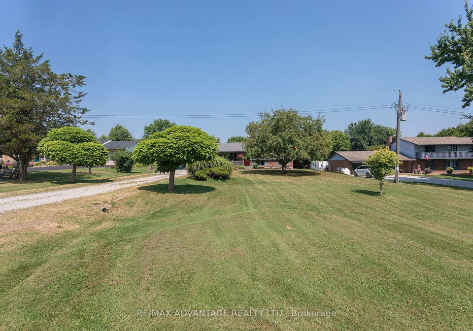 5928-st-james-drive-lucan-biddulph-ontario-x12370097
