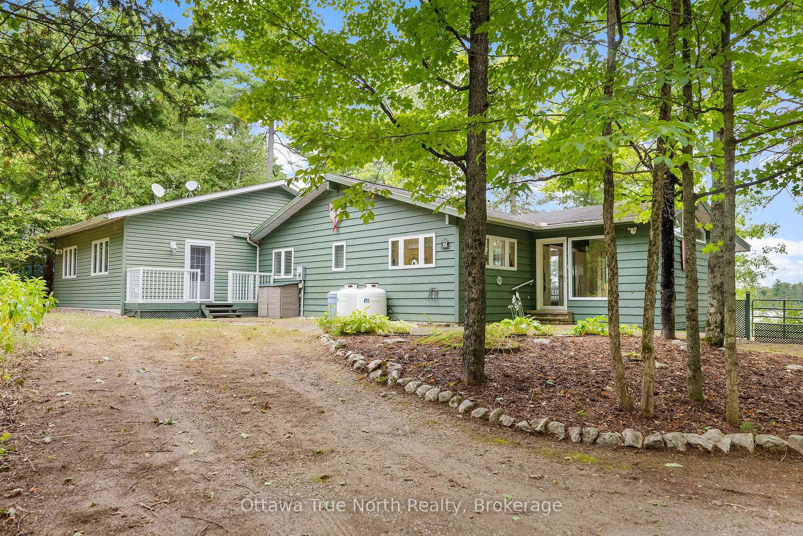 63-frost-lane-greater-madawaska-ontario-x12370102