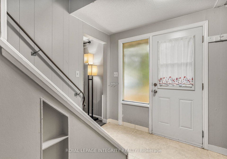 1548-beaverpond-drive-ottawa-ontario-x12370308
