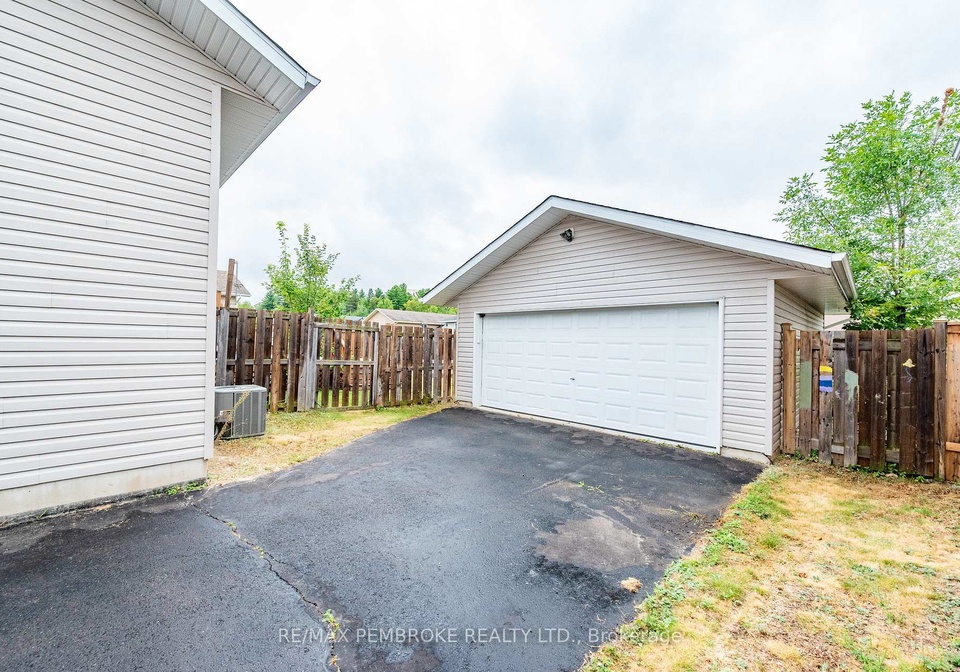 45-spruce-street-petawawa-ontario-x12370343