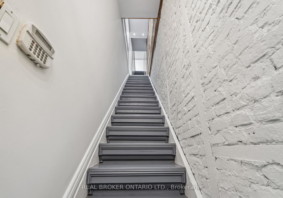 197-king-street-e-hamilton-ontario-x12370477