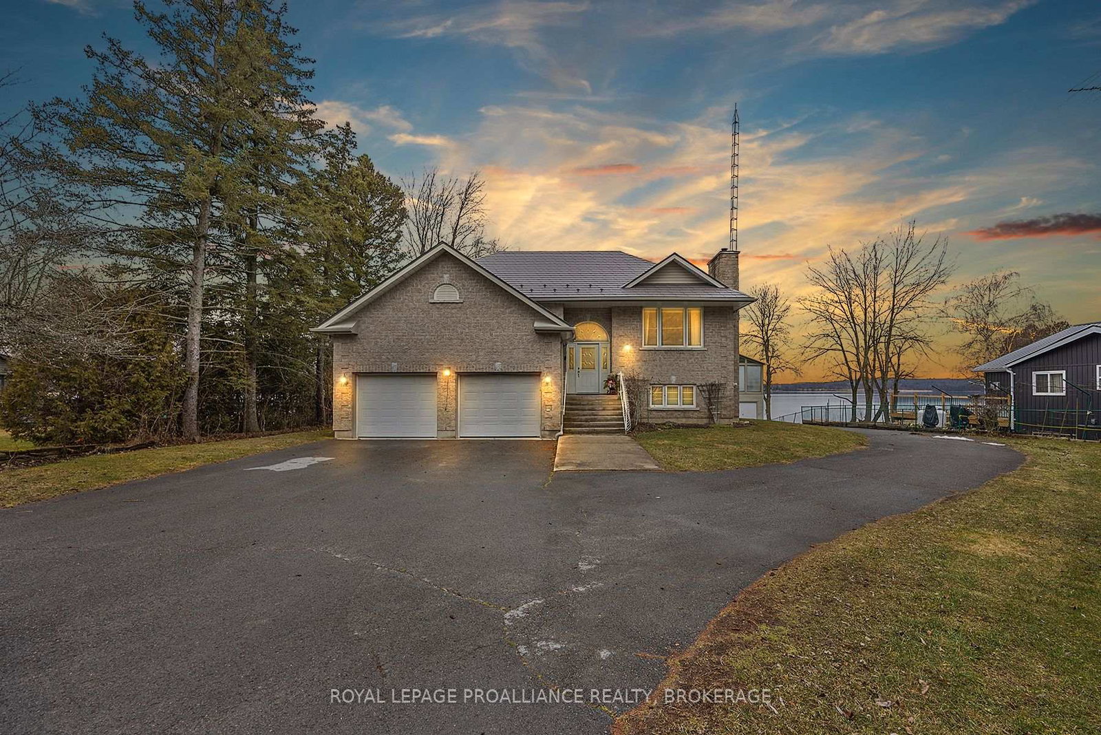 1-leavis-shores-frontenac-islands-ontario-x12370879