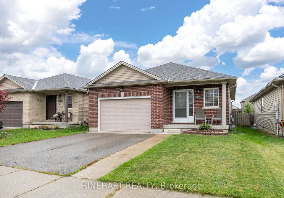 2049-cherrywood-trail-london-north-ontario-x12371123