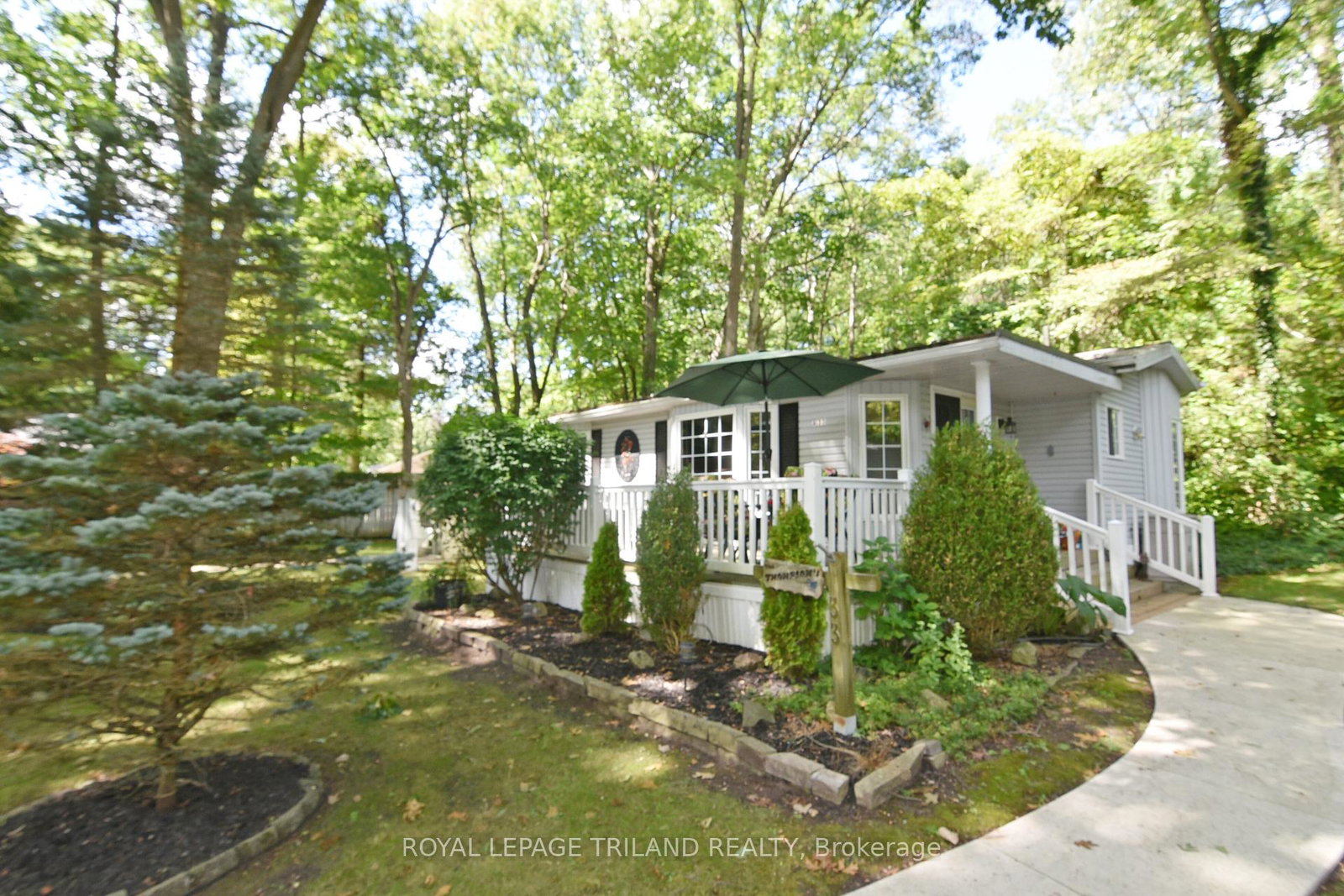 9910-northville-crescent-lambton-shores-ontario-x12371140