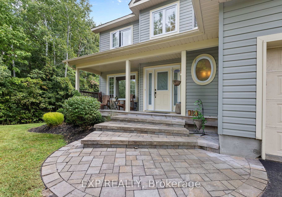 8325-albert-bouwers-circle-ottawa-ontario-x12371167