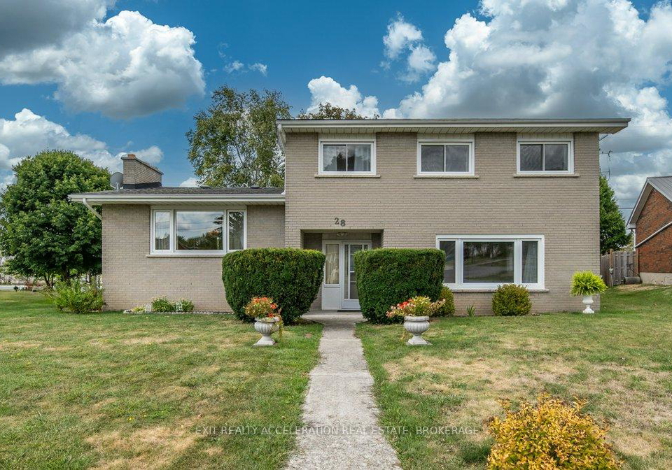 28-sunset-crescent-greater-napanee-ontario-x12371340