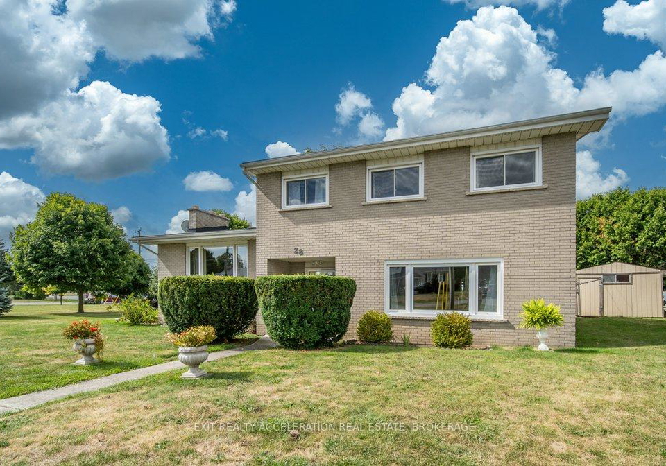 28-sunset-crescent-greater-napanee-ontario-x12371340