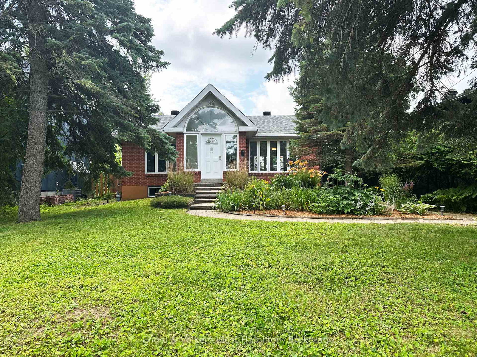 20-nesbitt-street-e-ottawa-ontario-x12371436