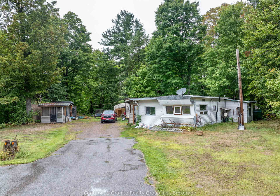 9564-highway-118-algonquin-highlands-ontario-x12371483