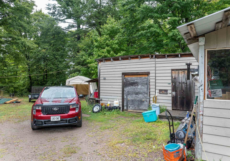 9564-highway-118-algonquin-highlands-ontario-x12371483
