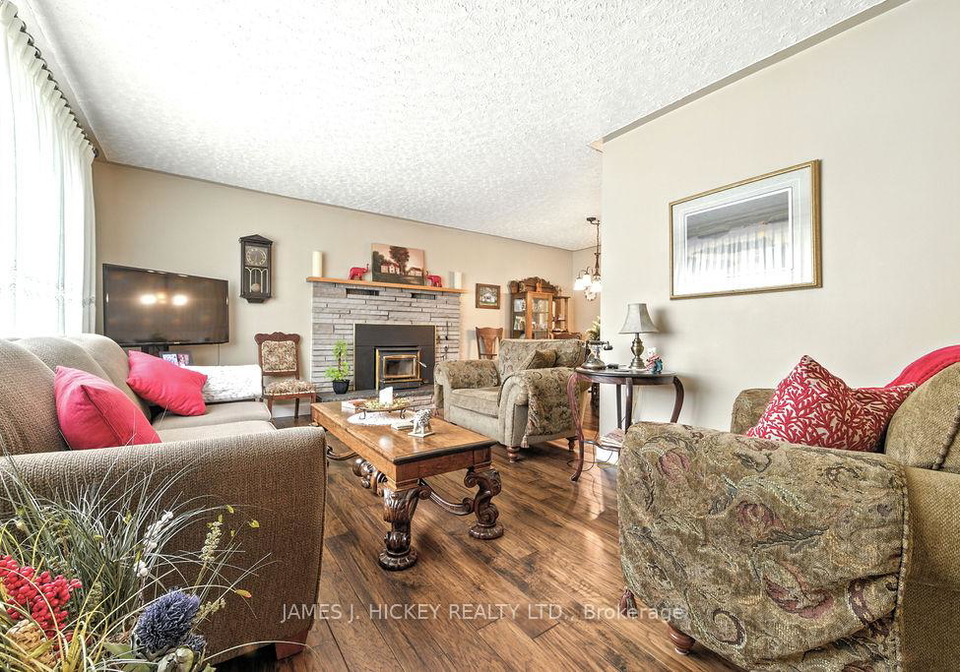 25-laurentian-street-deep-river-ontario-x12371517