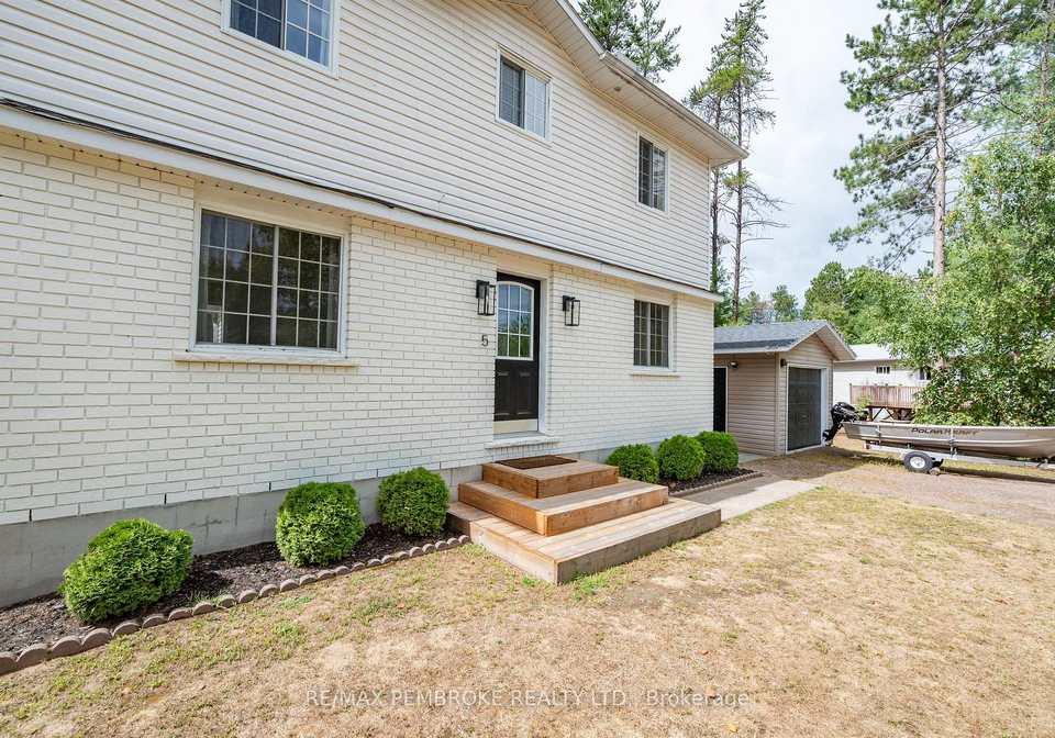 5-dennis-crescent-petawawa-ontario-x12371727