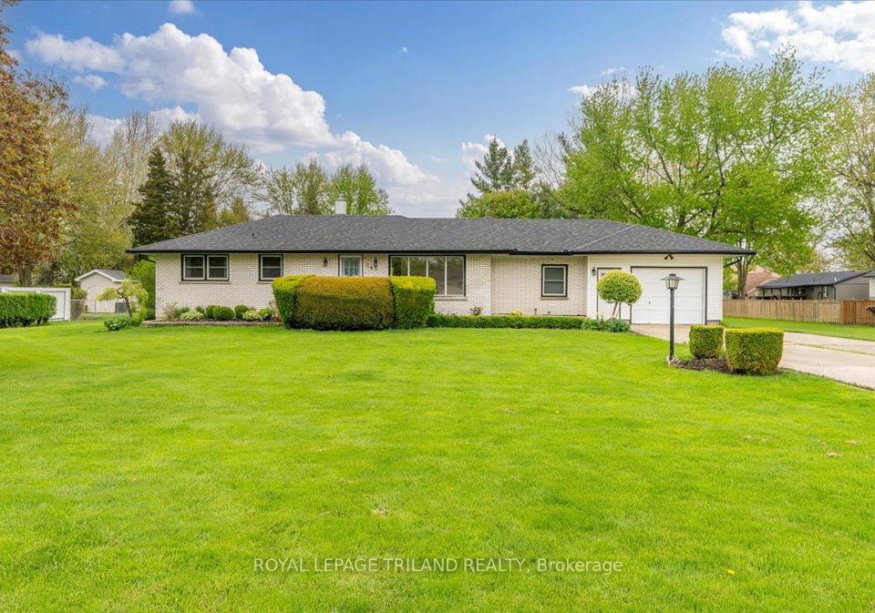 245-coad-street-southwest-middlesex-ontario-x12371813