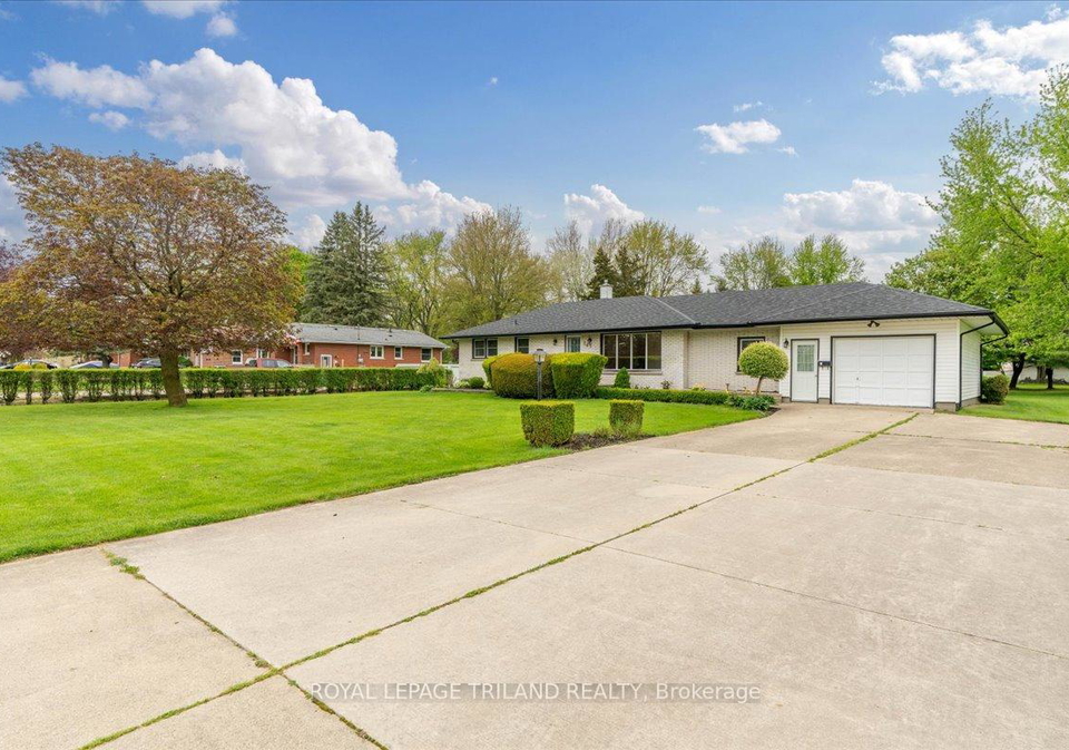 245-coad-street-southwest-middlesex-ontario-x12371813