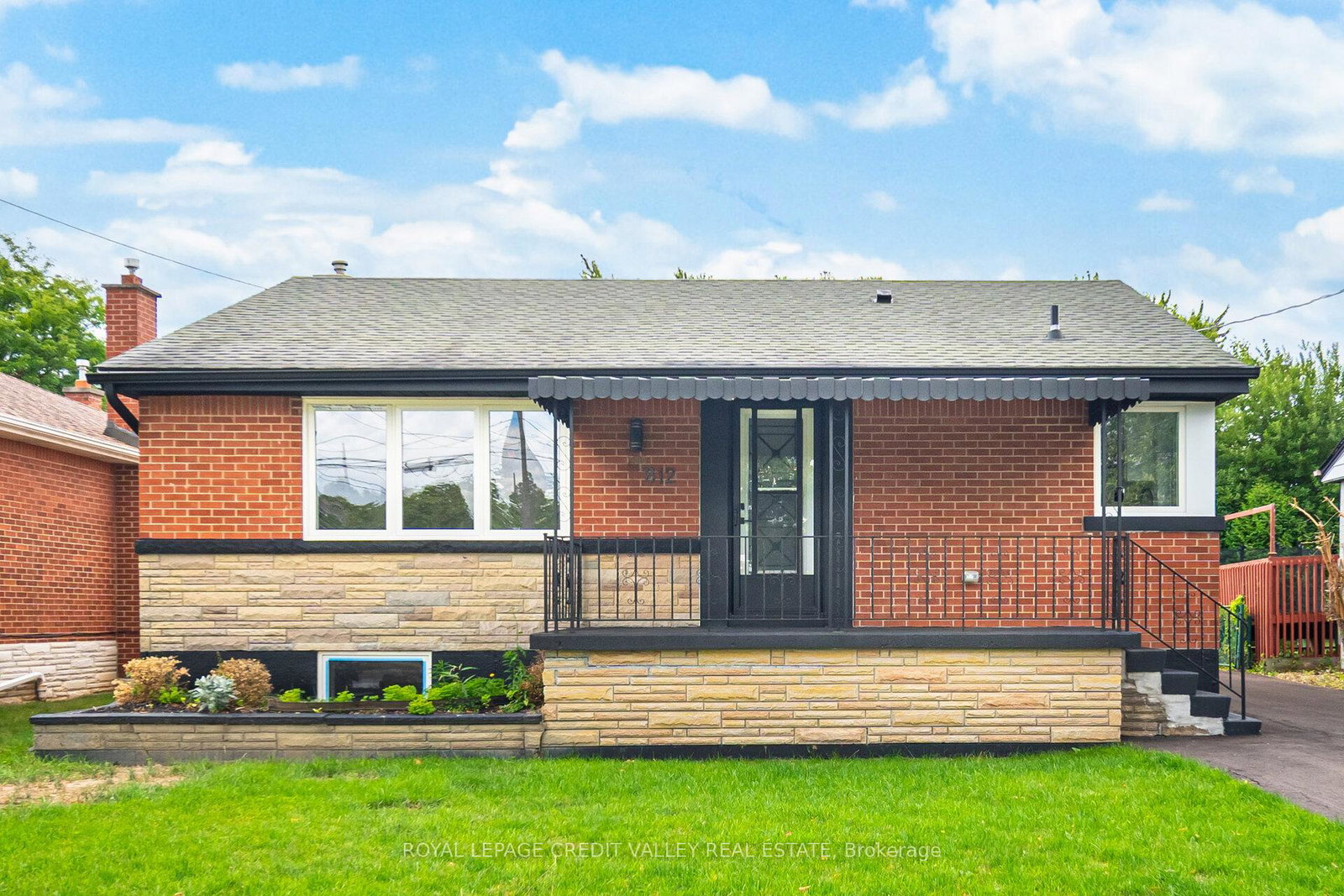 812-tenth-avenue-hamilton-ontario-x12372156