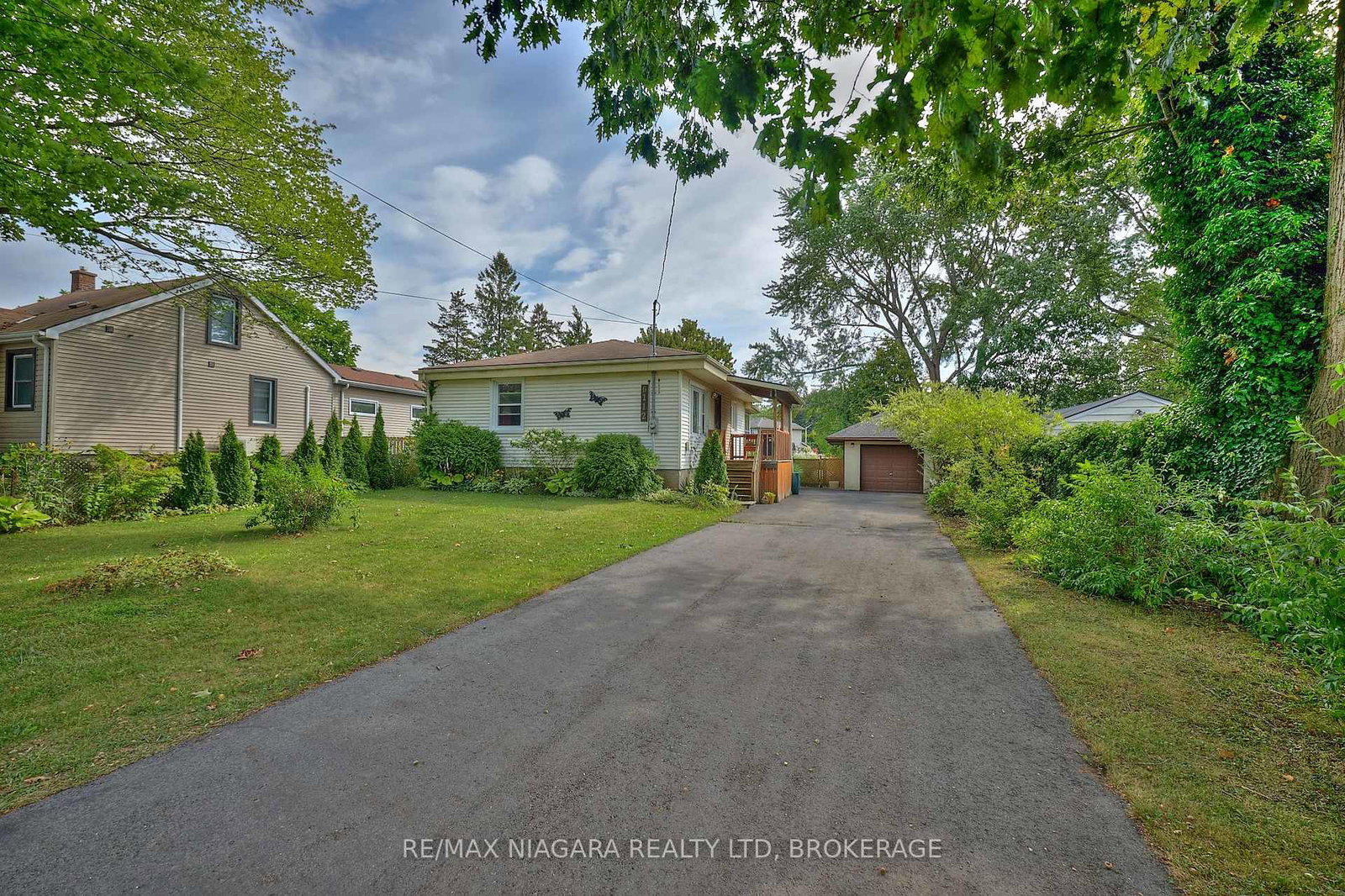 6112-montrose-road-niagara-falls-ontario-x12372345