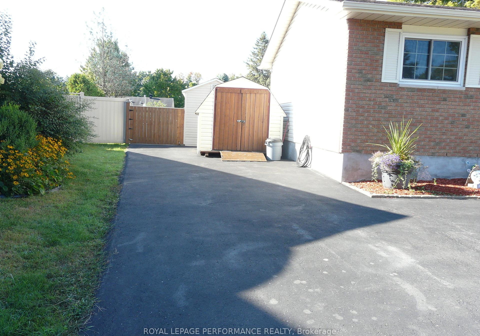 1225-campeau-crescent-clarence-rockland-ontario-x12372378