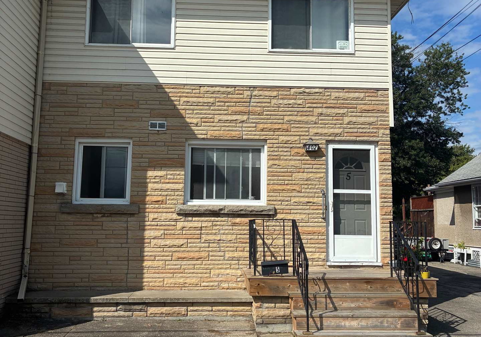 402-fares-street-port-colborne-ontario-x12372910