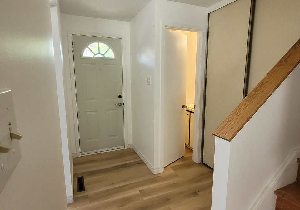 903j-elmsmere-road-ottawa-ontario-x12373086