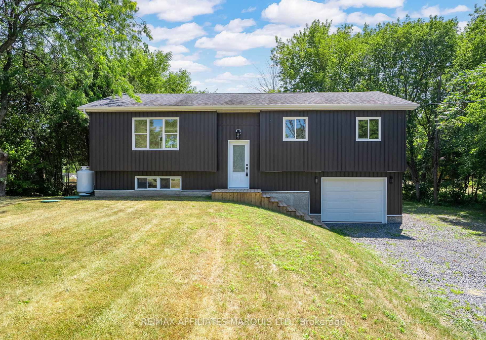 18222-patrick-street-south-glengarry-ontario-x12373222