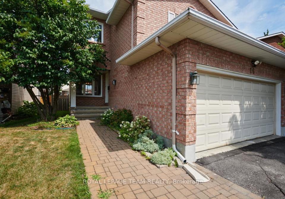 16-chickasaw-crescent-kanata-ontario-x12373749
