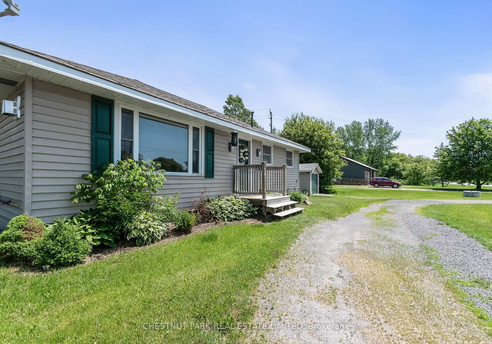 1805-county-road-10-prince-edward-county-ontario-x12373944