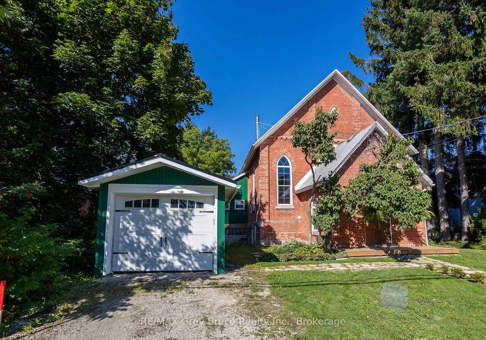 319930-kemble-rock-road-georgian-bluffs-ontario-x12373998