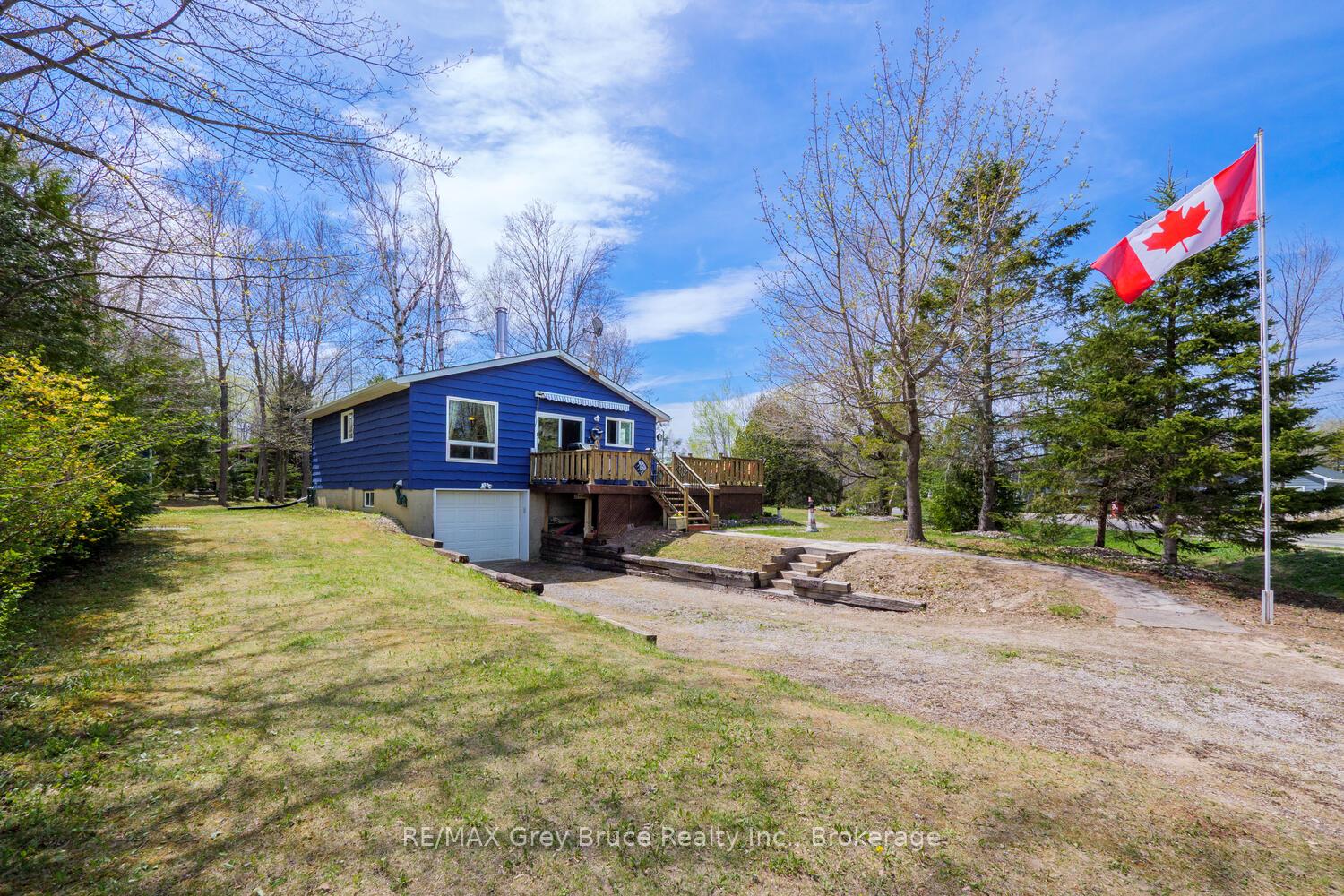 136-maple-drive-northern-bruce-peninsula-ontario-x12374291