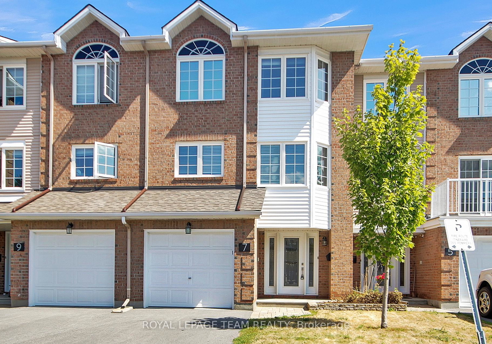 7-wrenwood-crescent-ottawa-ontario-x12374412