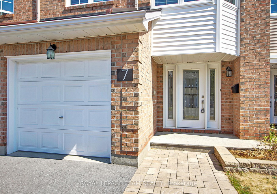 7-wrenwood-crescent-ottawa-ontario-x12374412