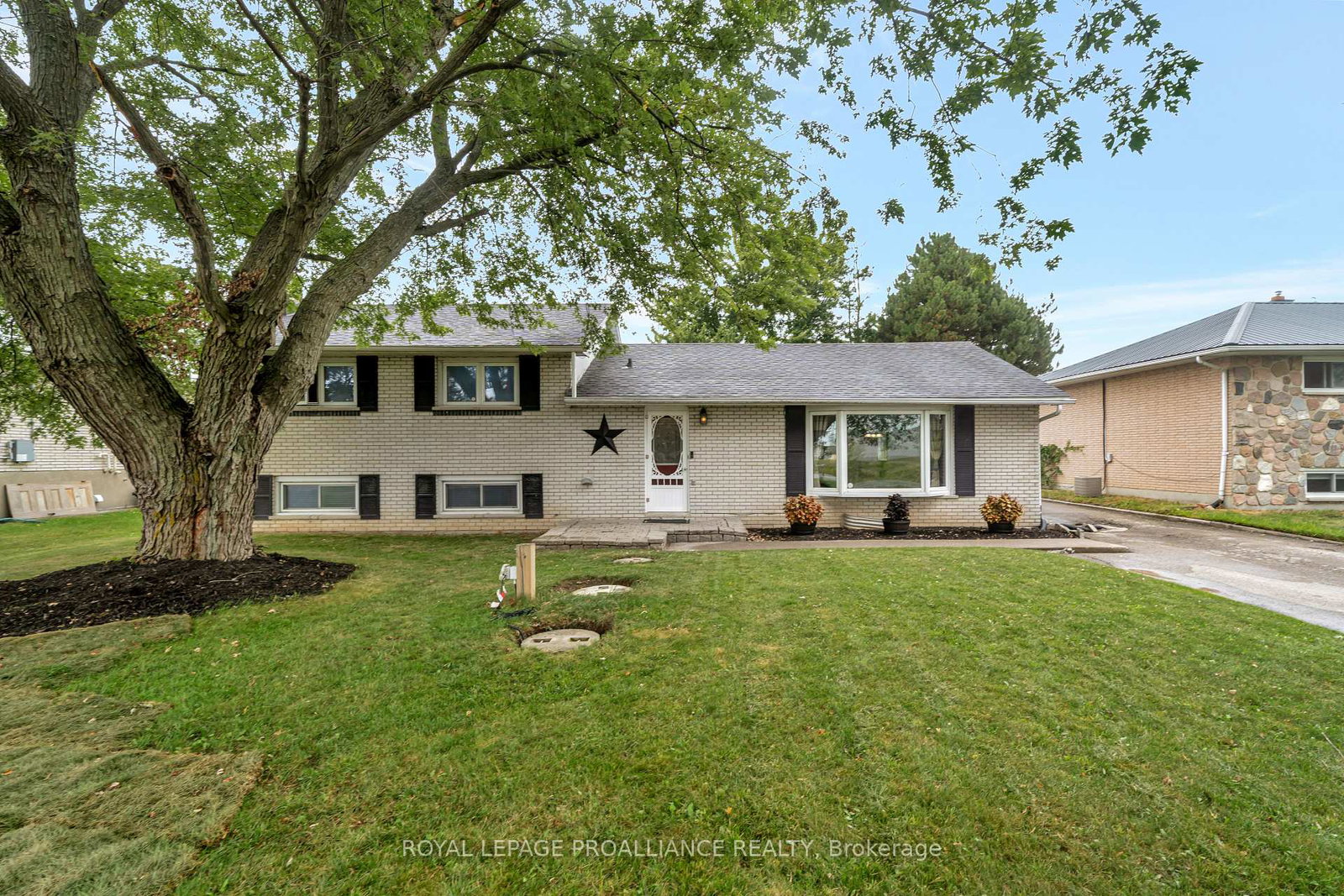 2256-hamilton-road-quinte-west-ontario-x12374554
