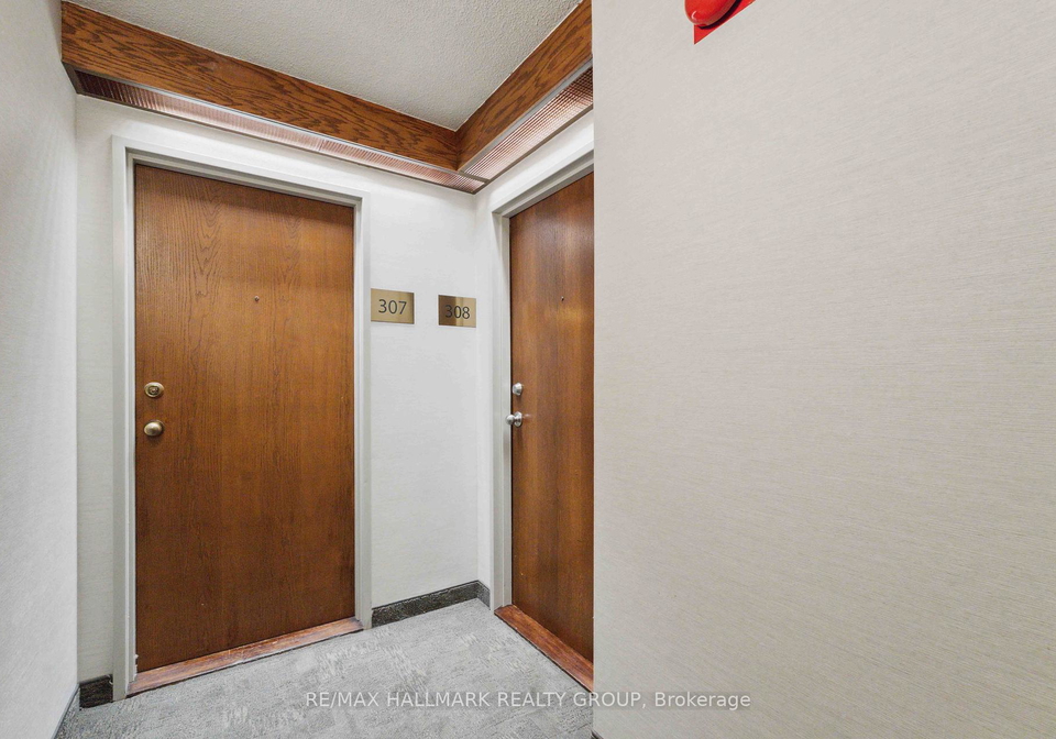 470-laurier-avenue-w-ottawa-ontario-x12375389
