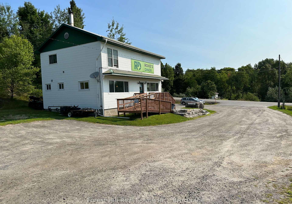 11643-highway-522-parry-sound-remote-area-ontario-x12375611
