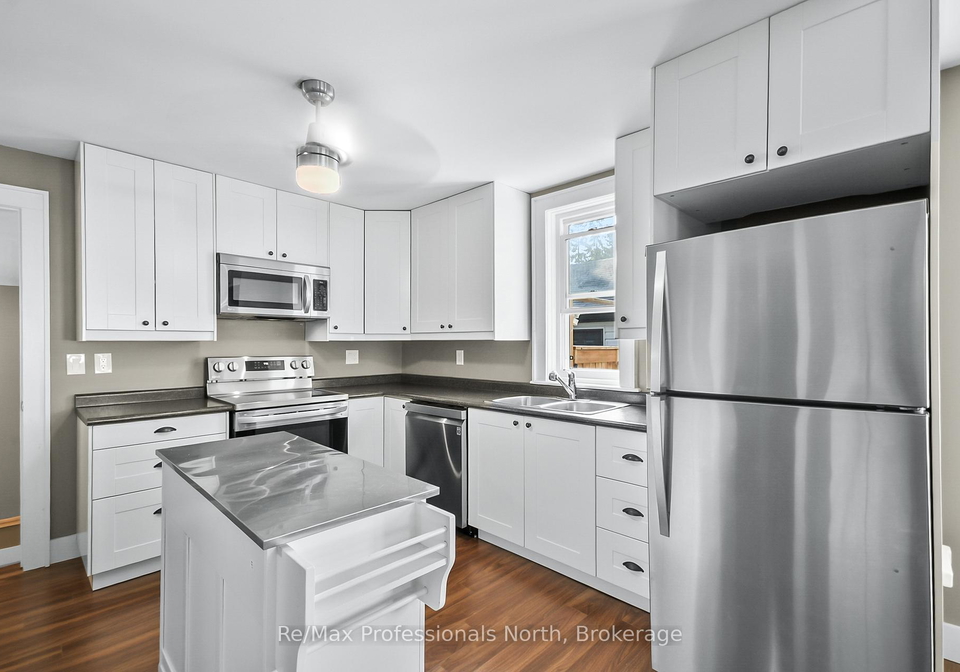 450-mary-street-n-gravenhurst-ontario-x12376268
