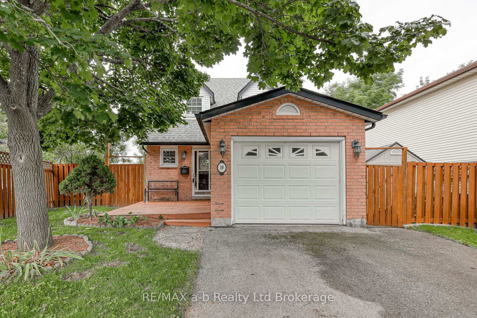 19-heathwood-court-cambridge-ontario-x12376278