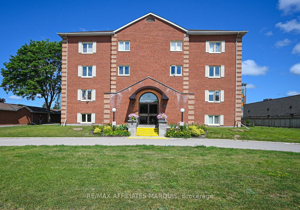 10-armstrong-drive-smiths-falls-ontario-x12376284