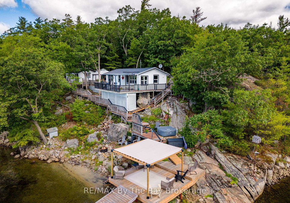 18588-shore-georgian-bay-ontario-x12376453
