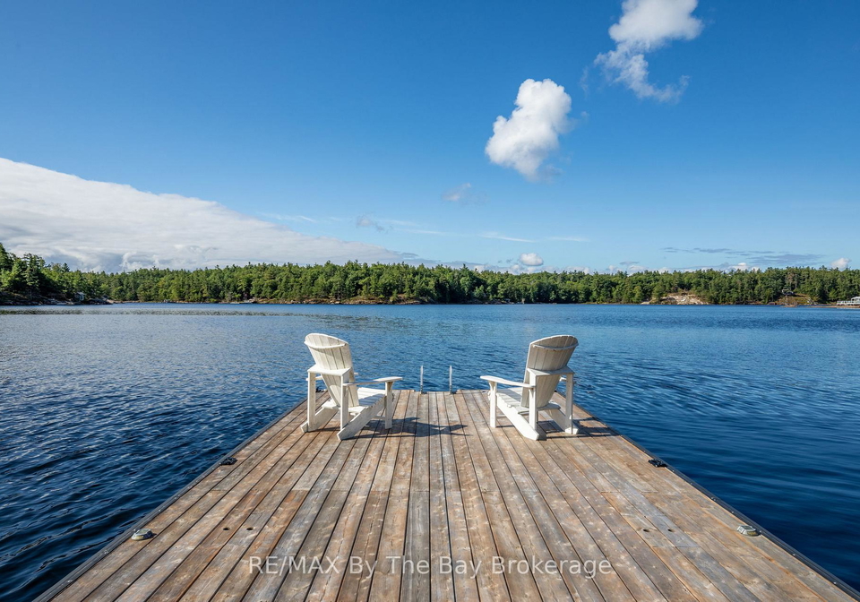 18588-shore-georgian-bay-ontario-x12376453