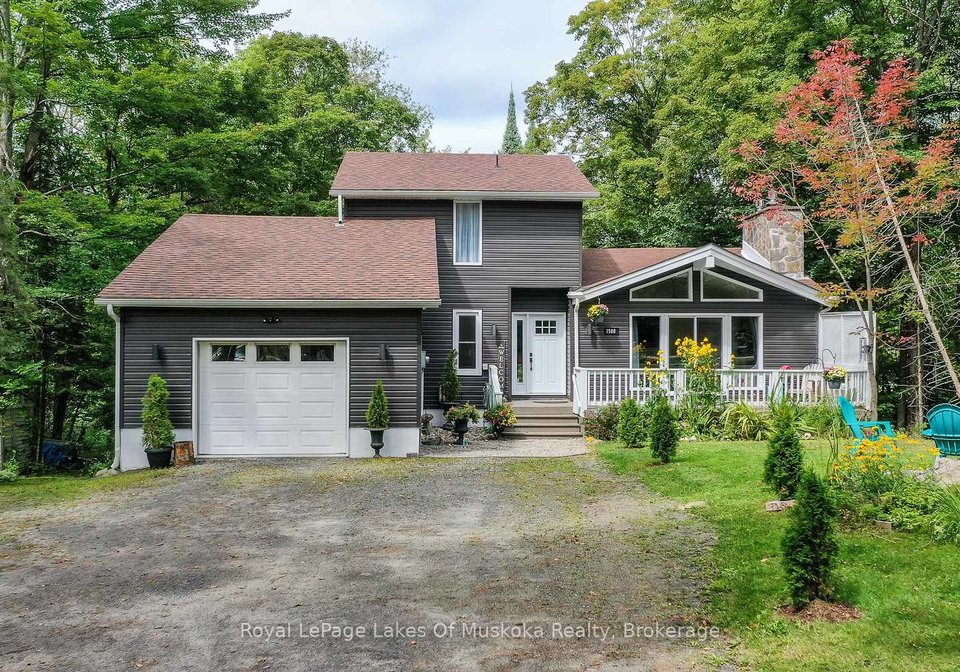 1588-skyline-drive-huntsville-ontario-x12376490