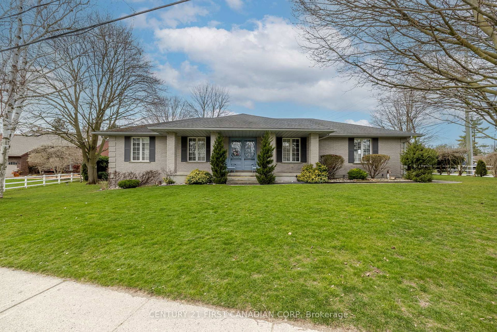 196-hull-road-strathroy-caradoc-ontario-x12376593