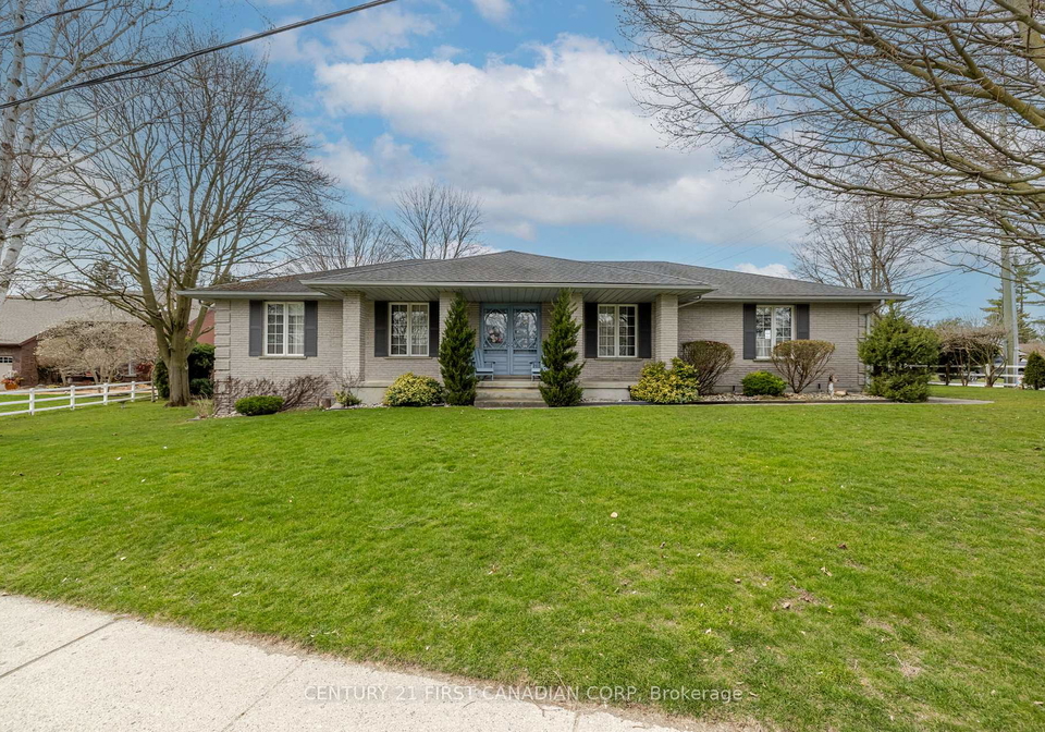 196-hull-road-strathroy-caradoc-ontario-x12376593