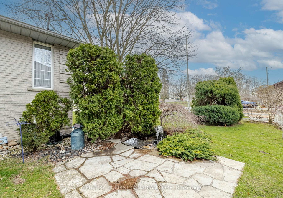196-hull-road-strathroy-caradoc-ontario-x12376593