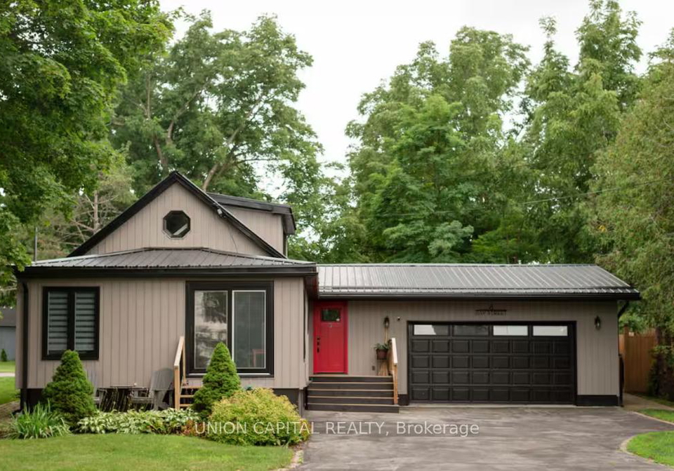 6-bay-street-prince-edward-county-ontario-x12376662