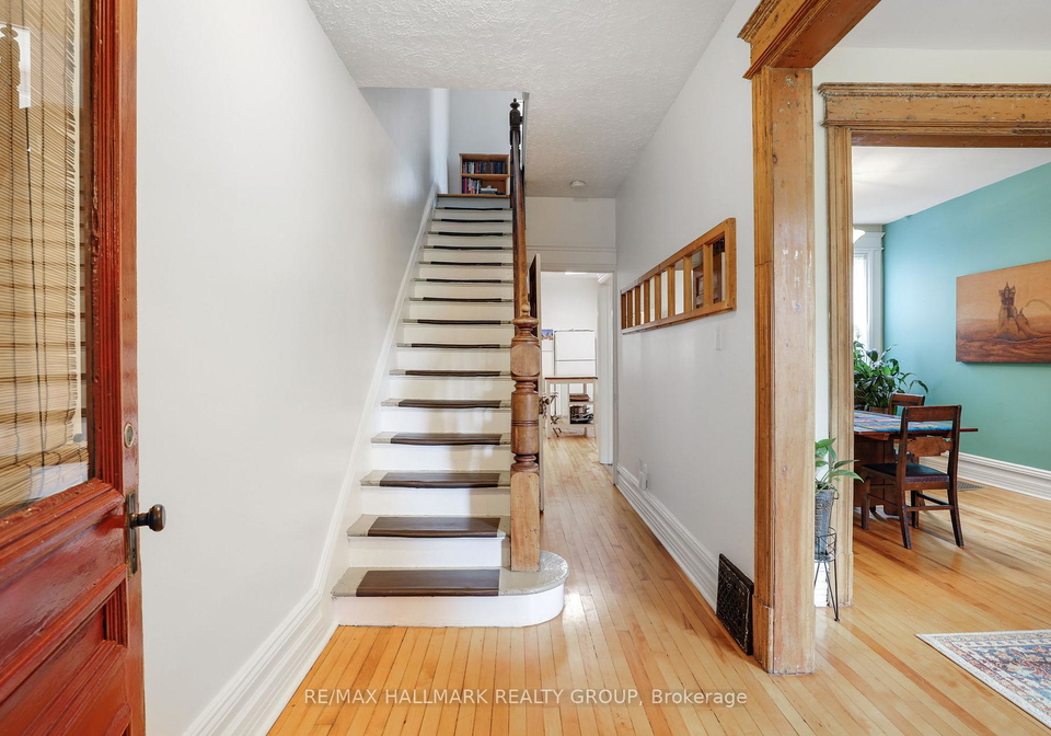 8-elm-street-ottawa-ontario-x12377054