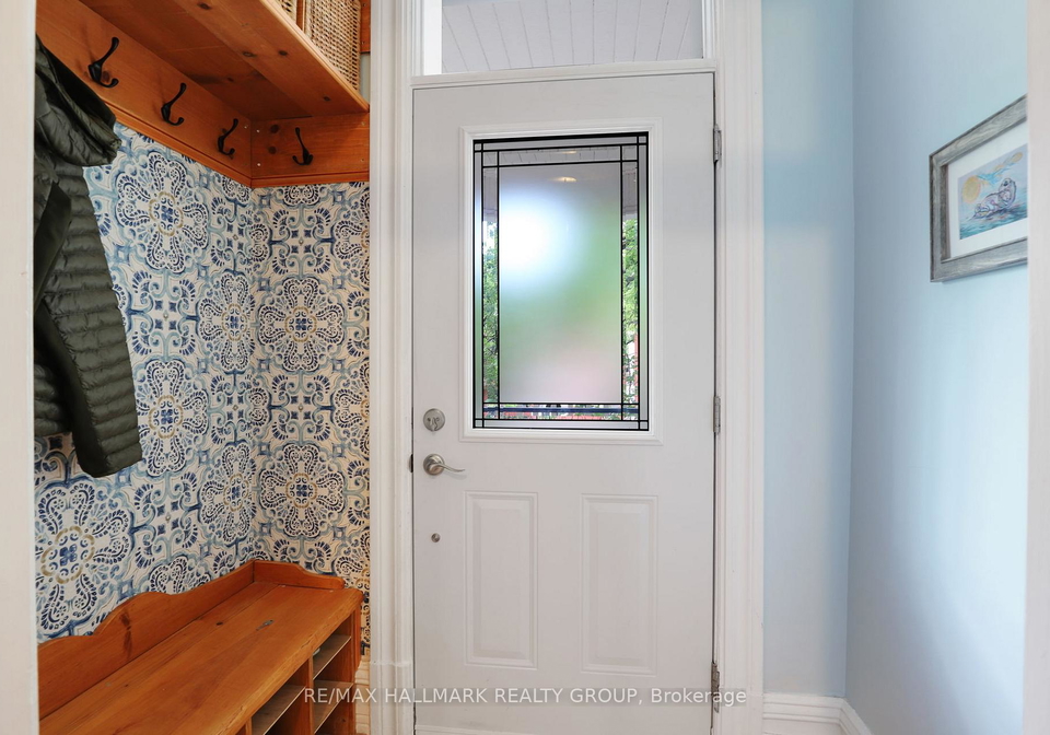 8-elm-street-ottawa-ontario-x12377054