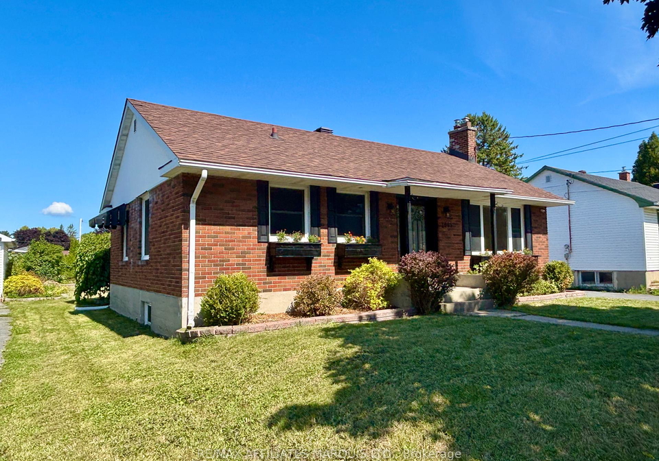 1005-leonard-avenue-cornwall-ontario-x12377244