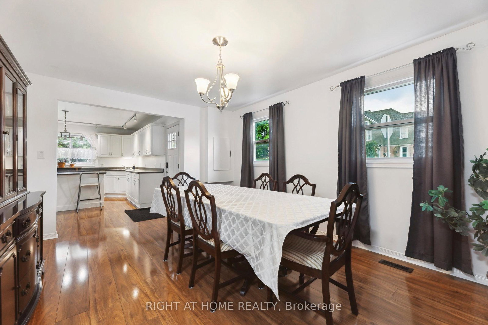 186-dundas-street-w-quinte-west-ontario-x12377751