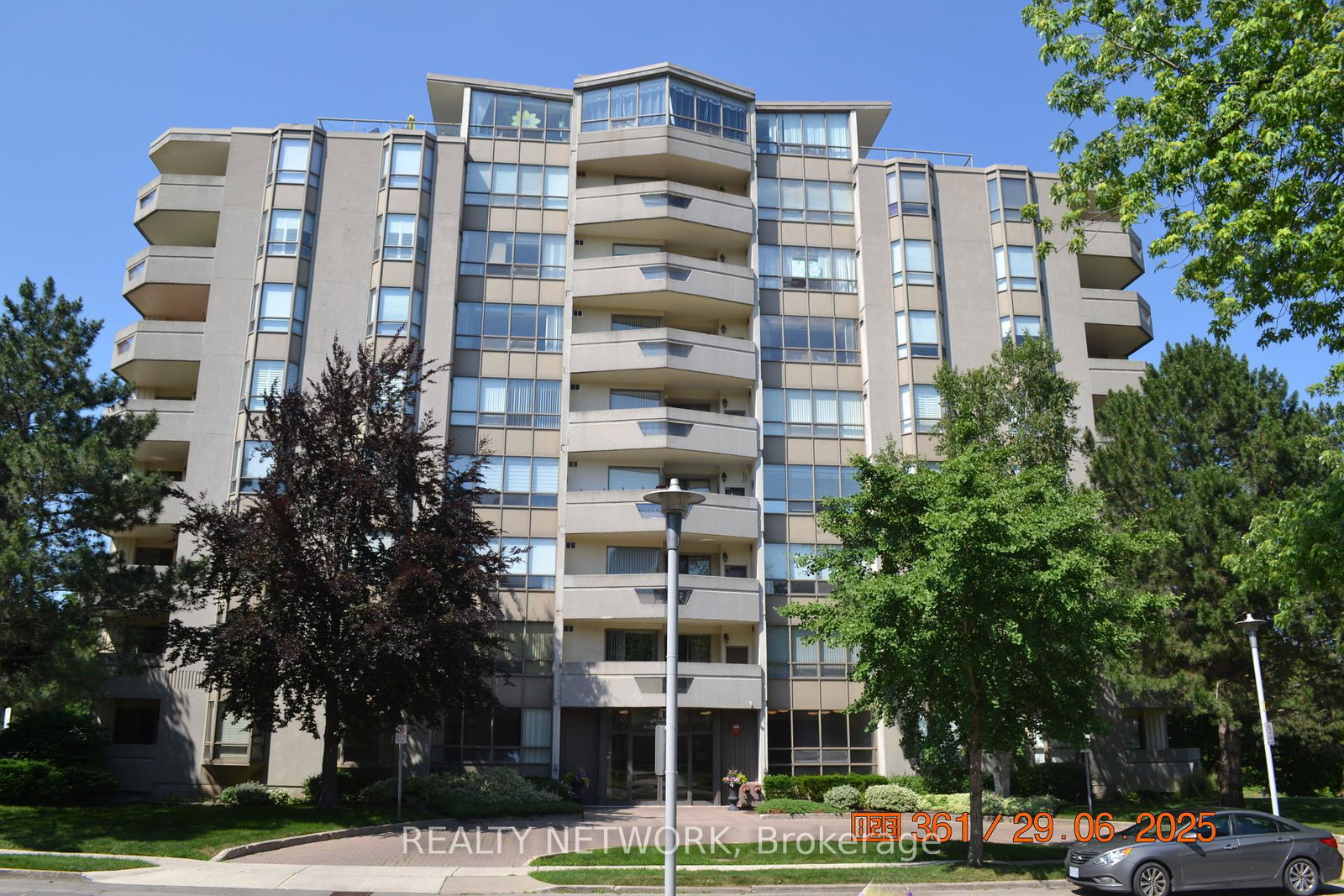 8-village-green-boulevard-hamilton-ontario-x12378331